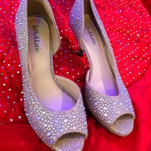 Kelly & Katie. Size 7. Silver/Gold.